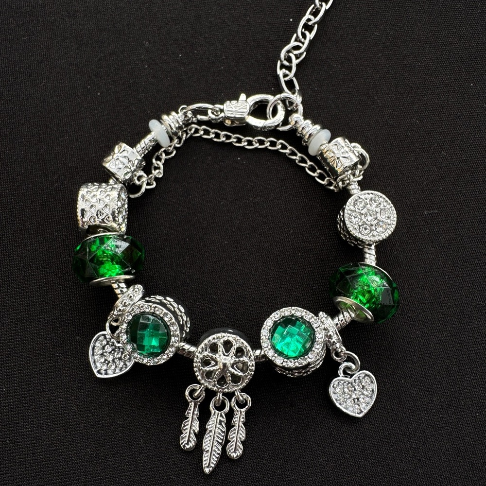 Elegant Silver and Green Charm Adjustable Bracelet